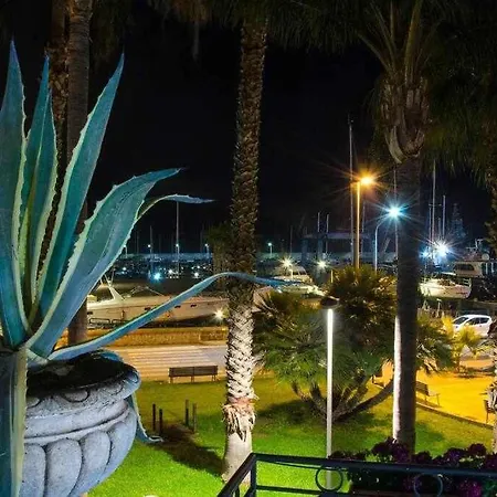 Casa Delle Zammare Fronte Mare Centro Storico Holiday home Riposto