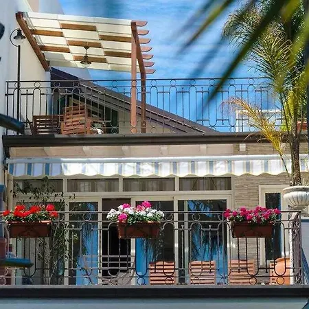 Casa Delle Zammare Fronte Mare Centro Storico Holiday home *