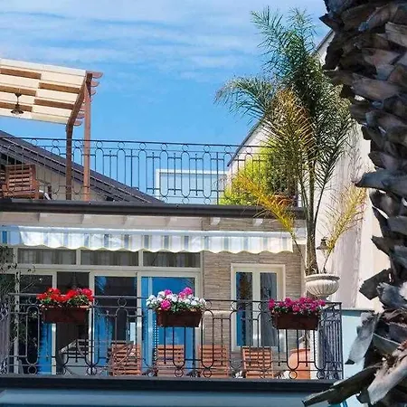 Casa Delle Zammare Fronte Mare Centro Storico Holiday home Riposto