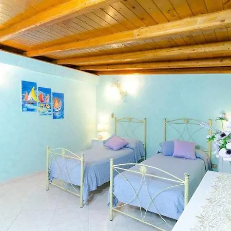 Holiday home Casa Delle Zammare Fronte Mare Centro Storico *