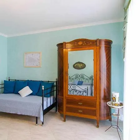 Holiday home Casa Delle Zammare Fronte Mare Centro Storico Riposto