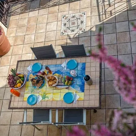 Vakantiehuis Casa Delle Zammare Fronte Mare Centro Storico Riposto